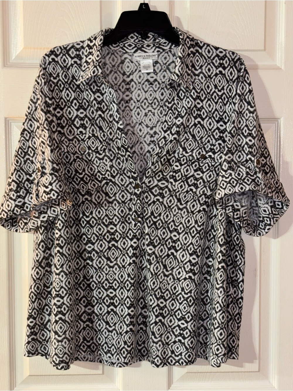 Rebecca Malone Black & White Geometric Button-Front Blouse